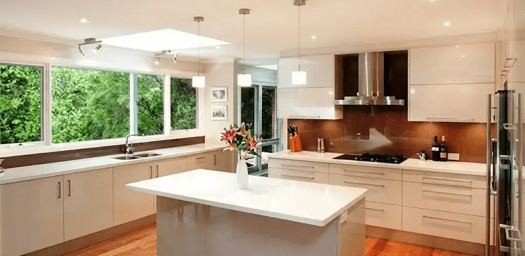 Kitchen cabinet refacing and remodel results in a modern kitchen in Chula Vista, CA